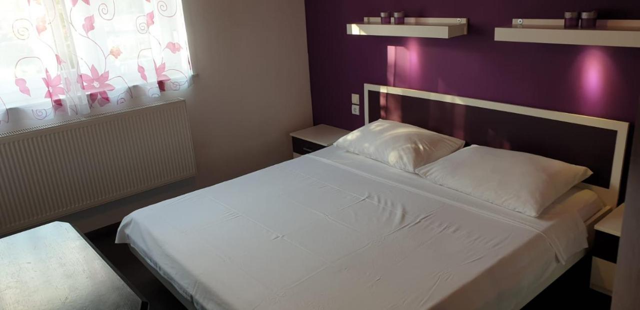 Apartments And Rooms Ivana คิร์ก ภายนอก รูปภาพ