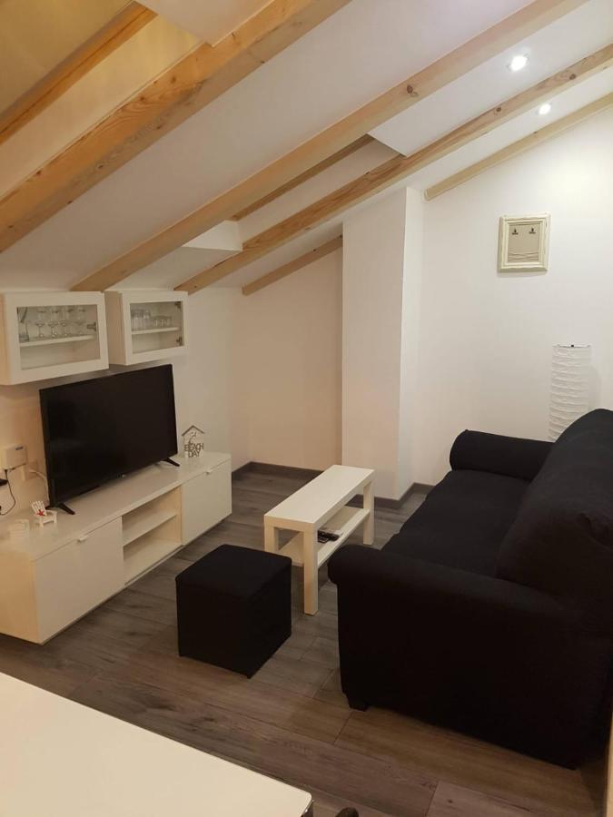 Apartments And Rooms Ivana คิร์ก ภายนอก รูปภาพ