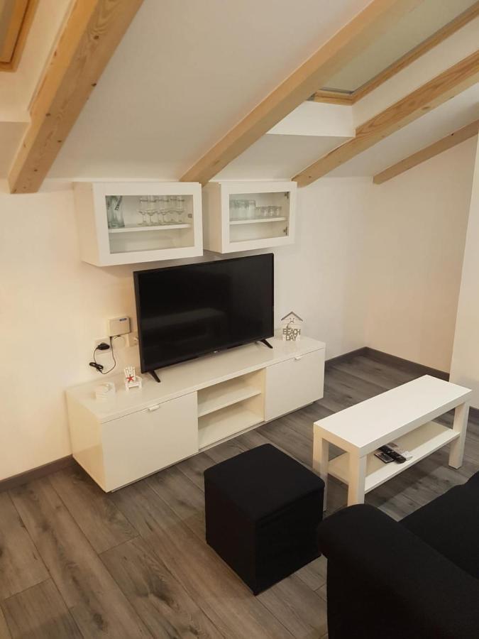 Apartments And Rooms Ivana คิร์ก ภายนอก รูปภาพ